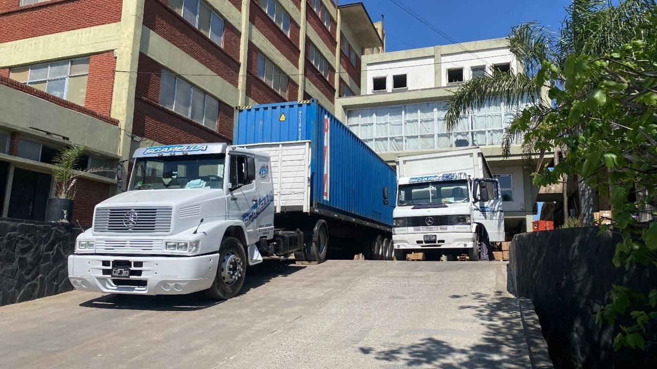 Camión Scania frontal Scarella